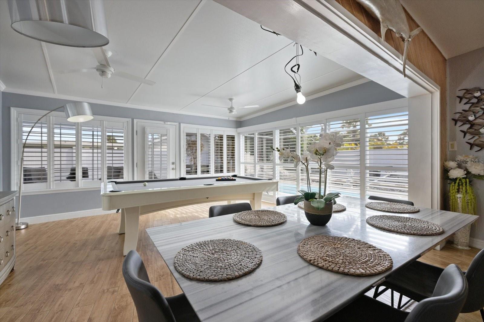 BEACH MANOR - Residential