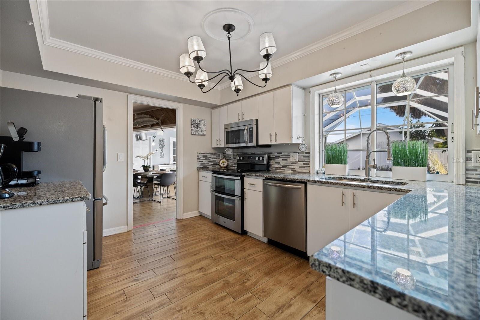 BEACH MANOR - Residential