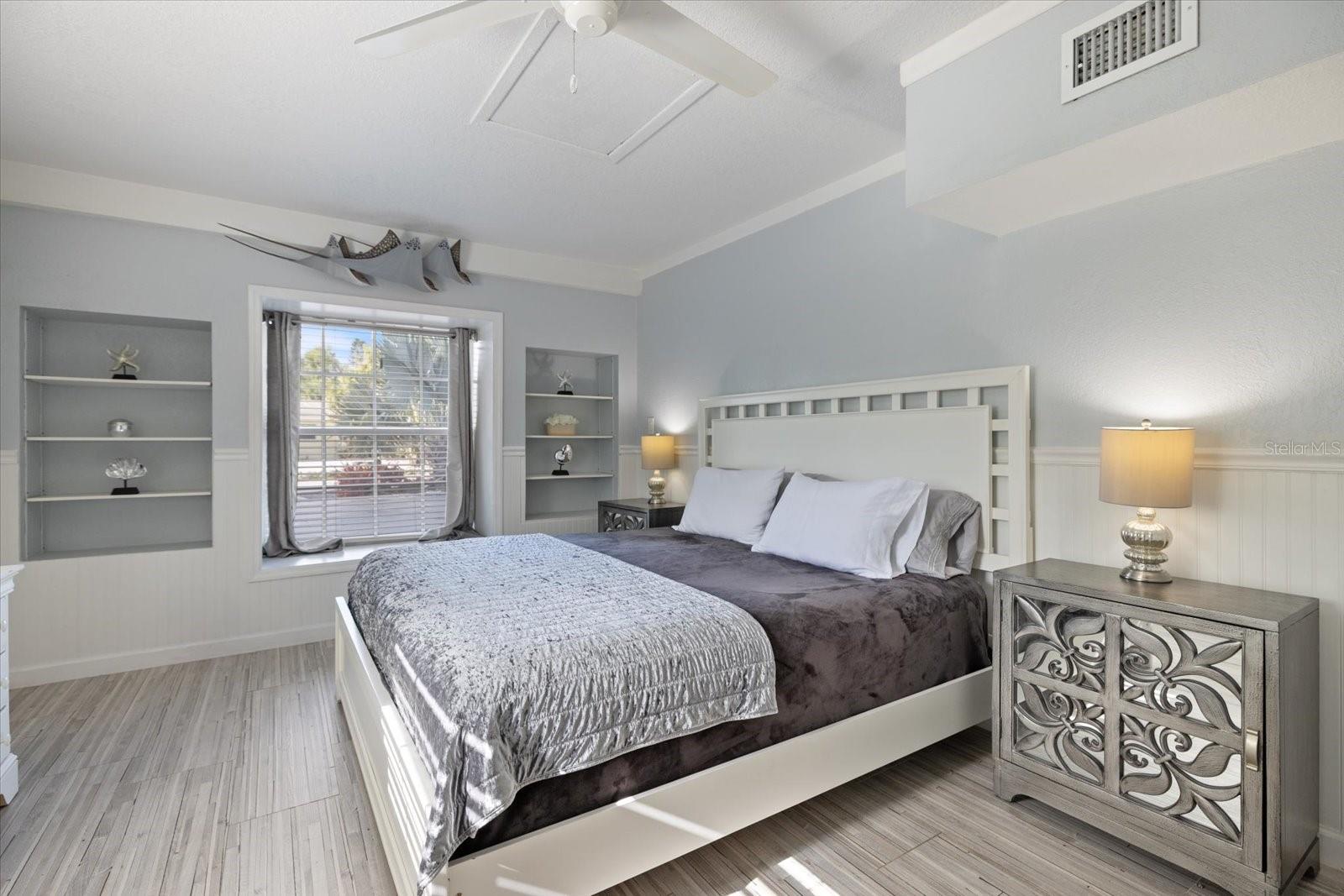 BEACH MANOR - Residential