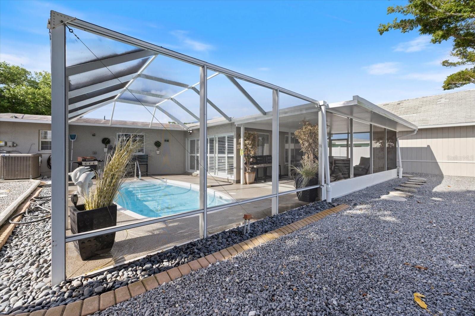 BEACH MANOR - Residential