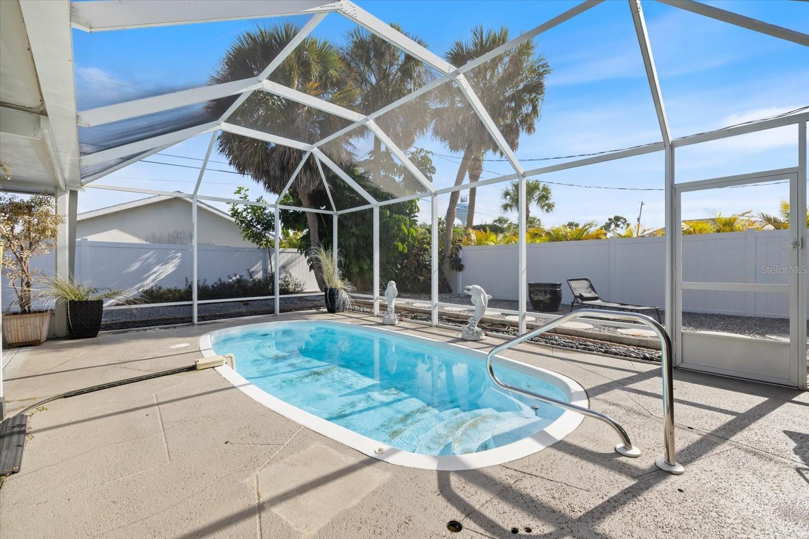 BEACH MANOR - Residential