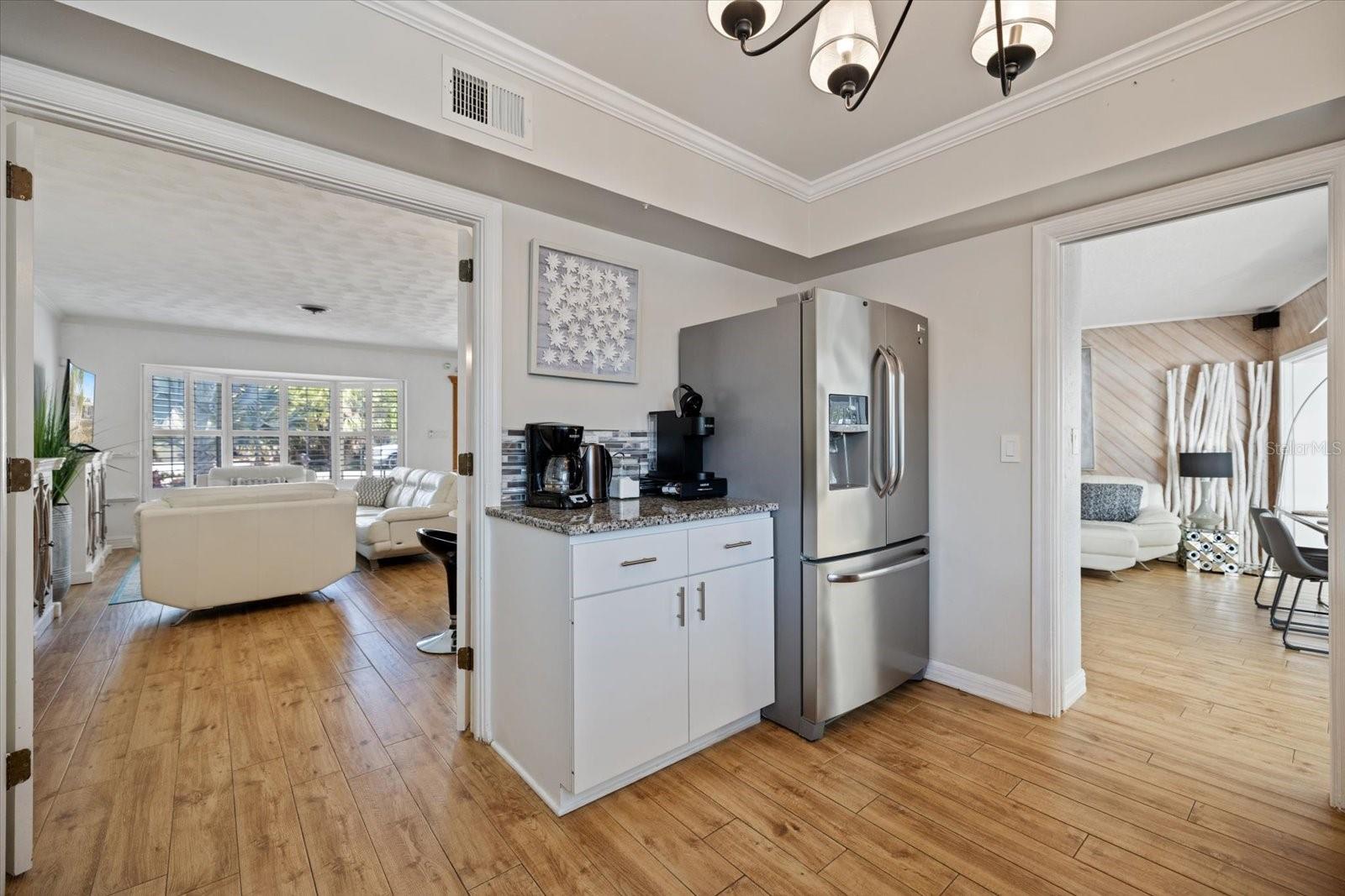 BEACH MANOR - Residential