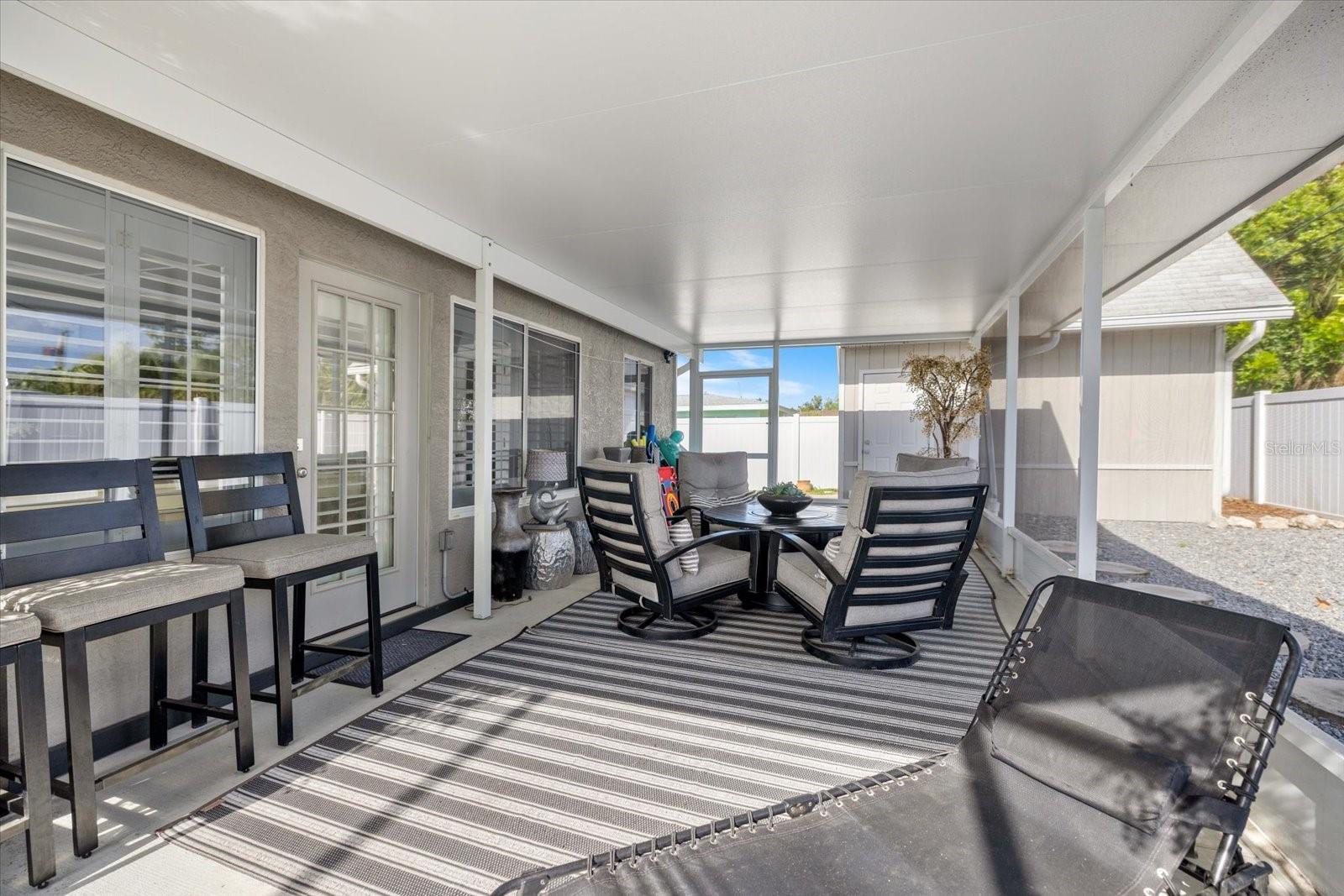 BEACH MANOR - Residential