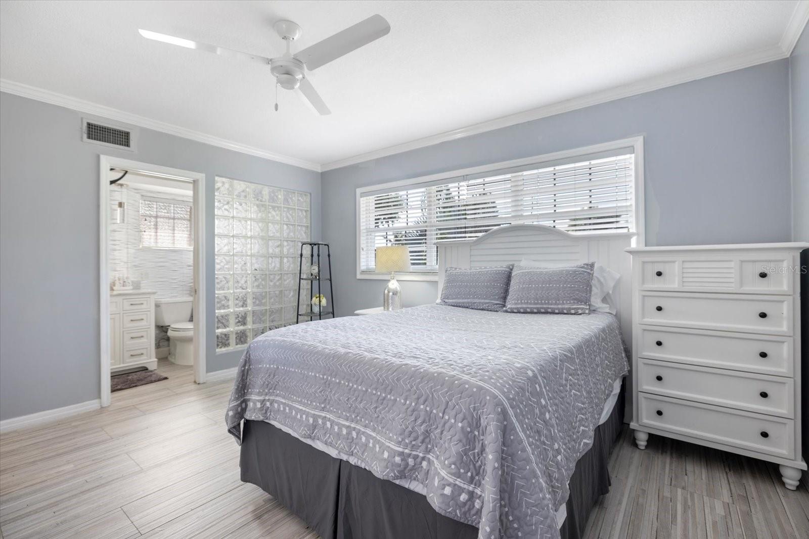 BEACH MANOR - Residential