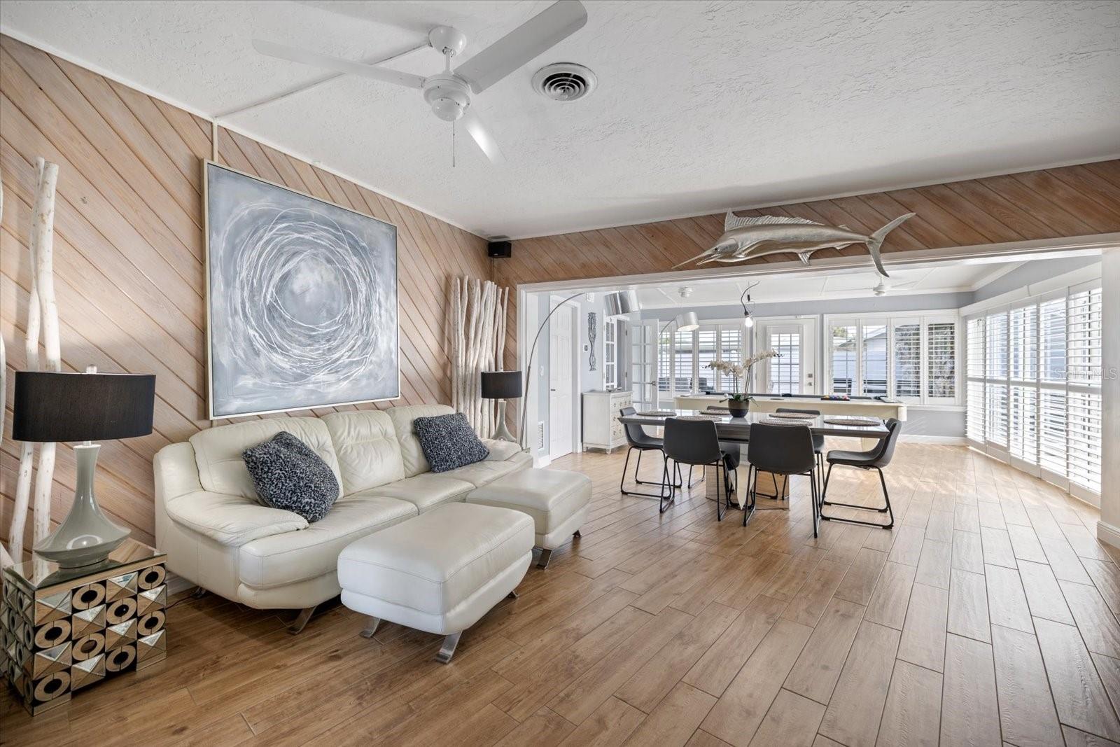 BEACH MANOR - Residential