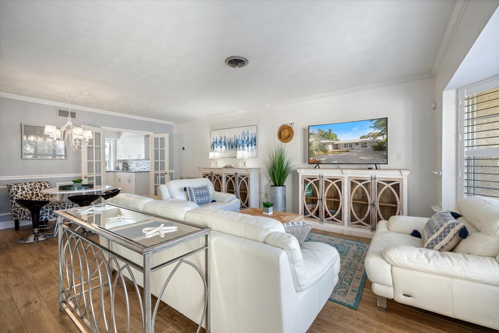 BEACH MANOR - Residential