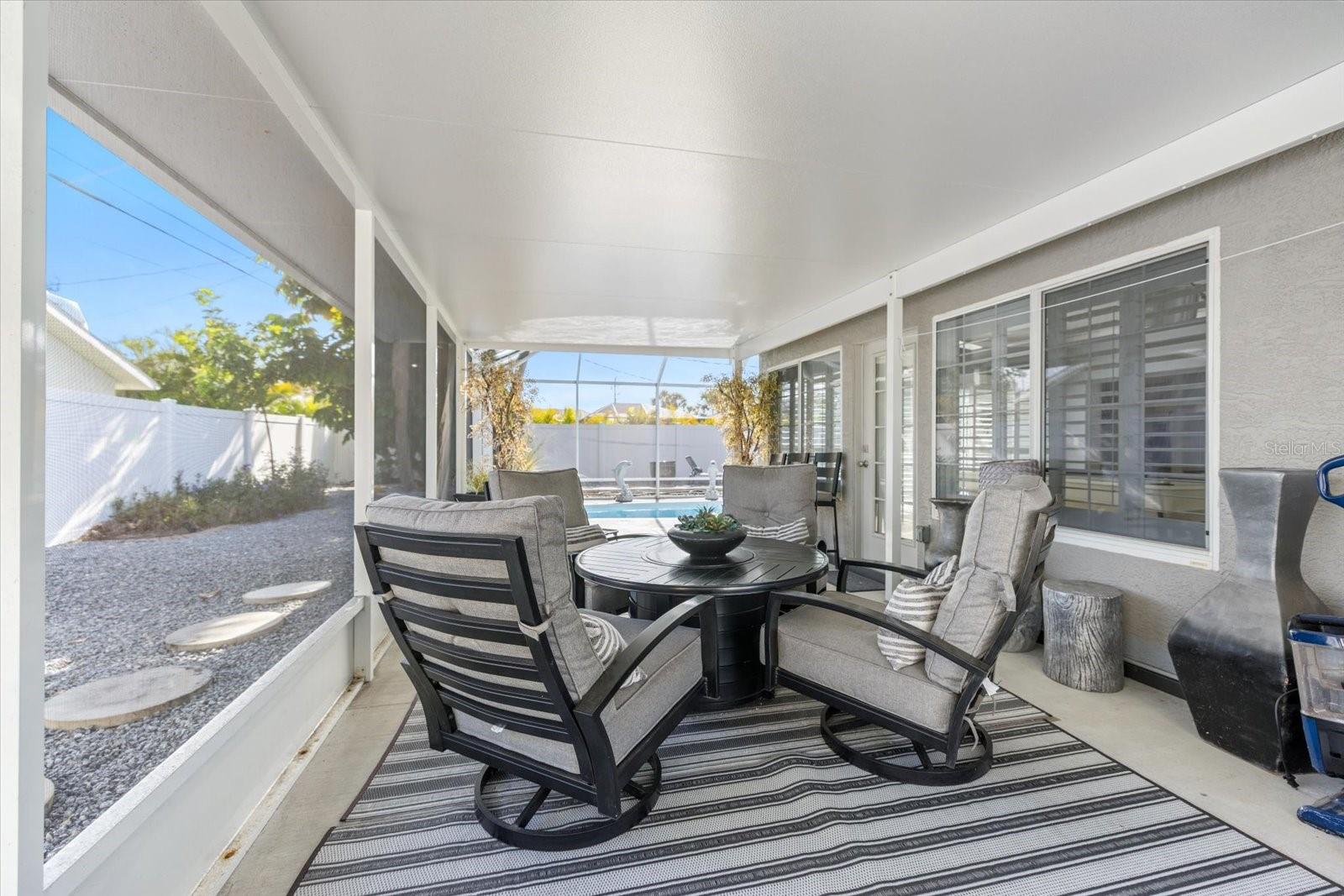 BEACH MANOR - Residential