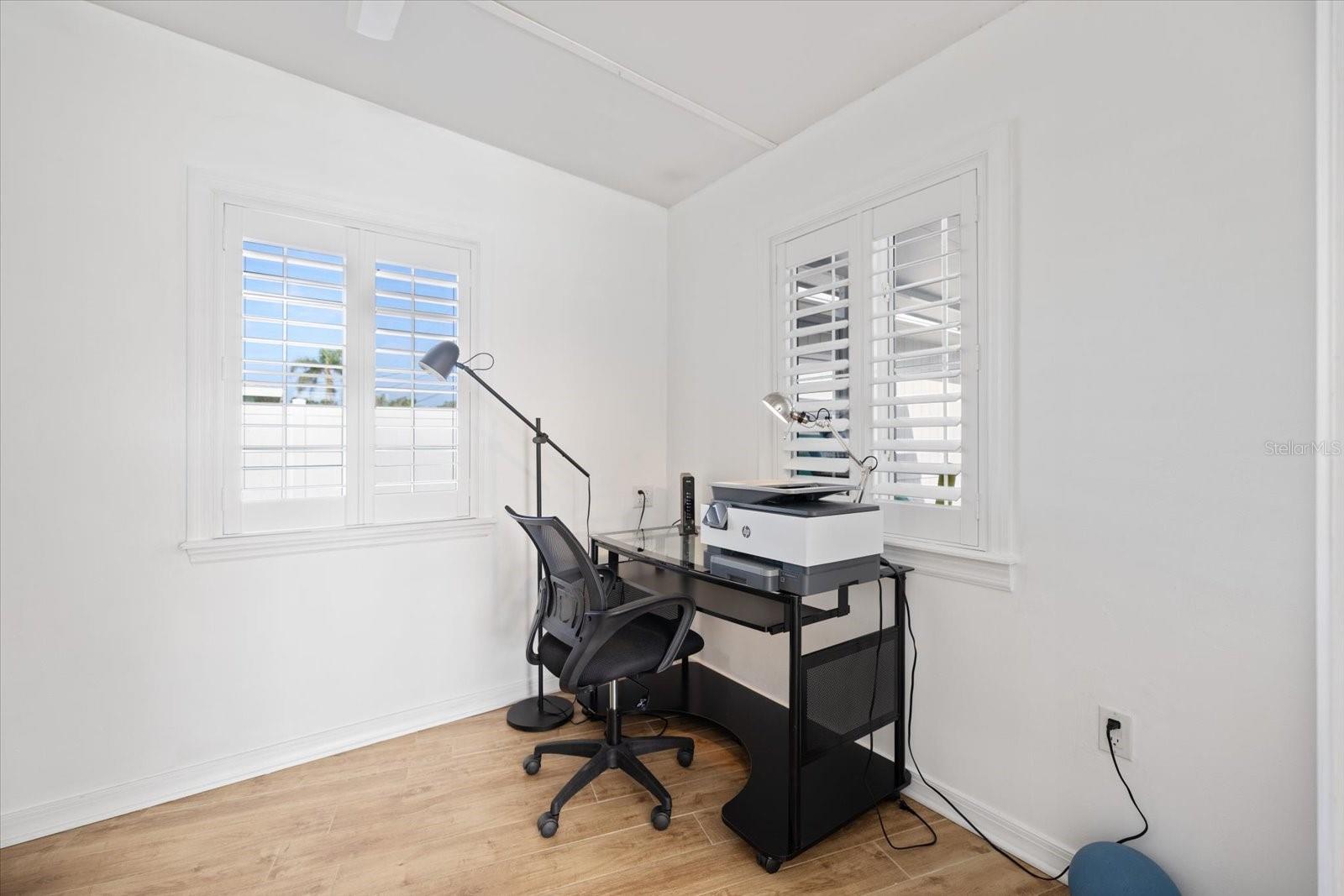 BEACH MANOR - Residential