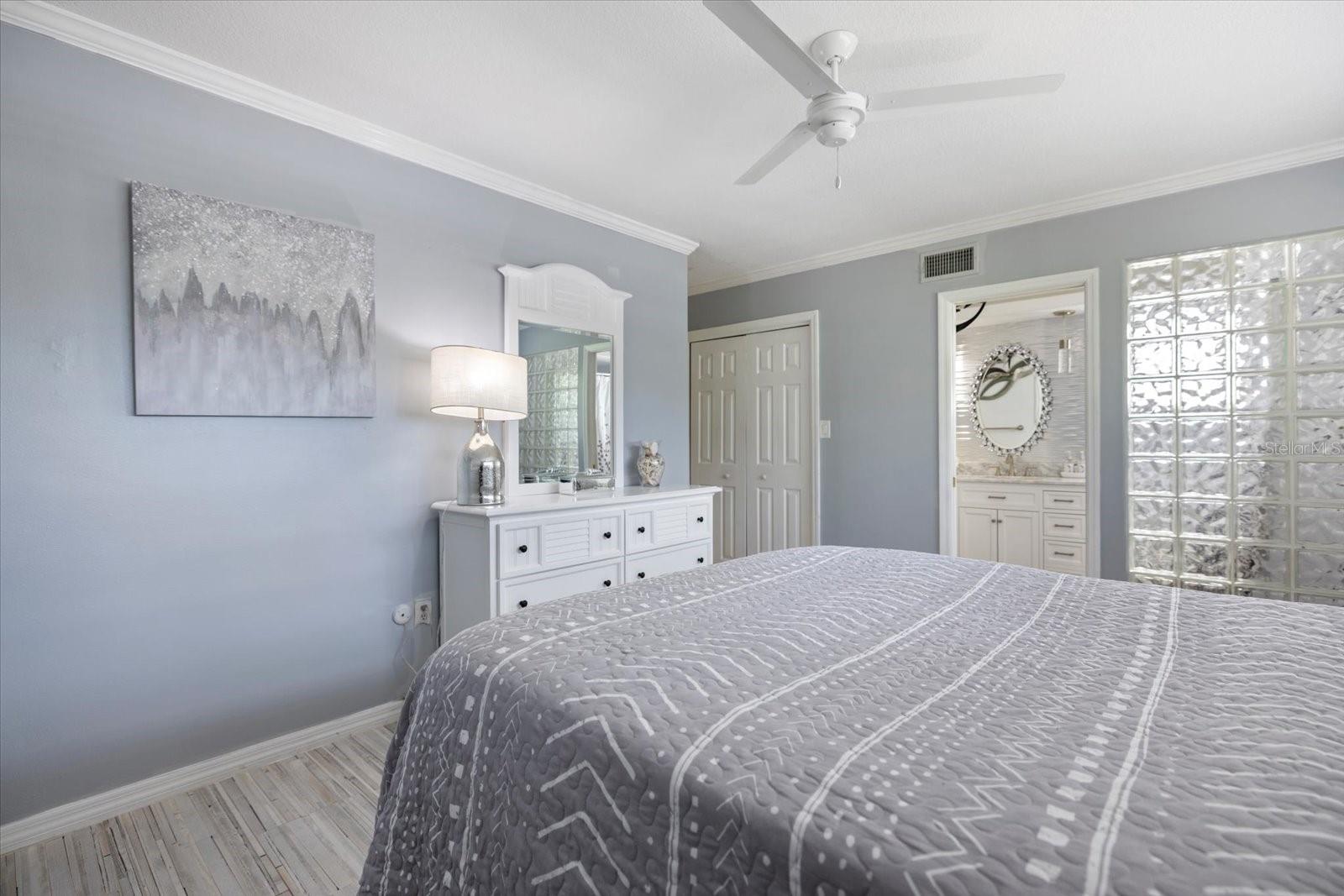 BEACH MANOR - Residential