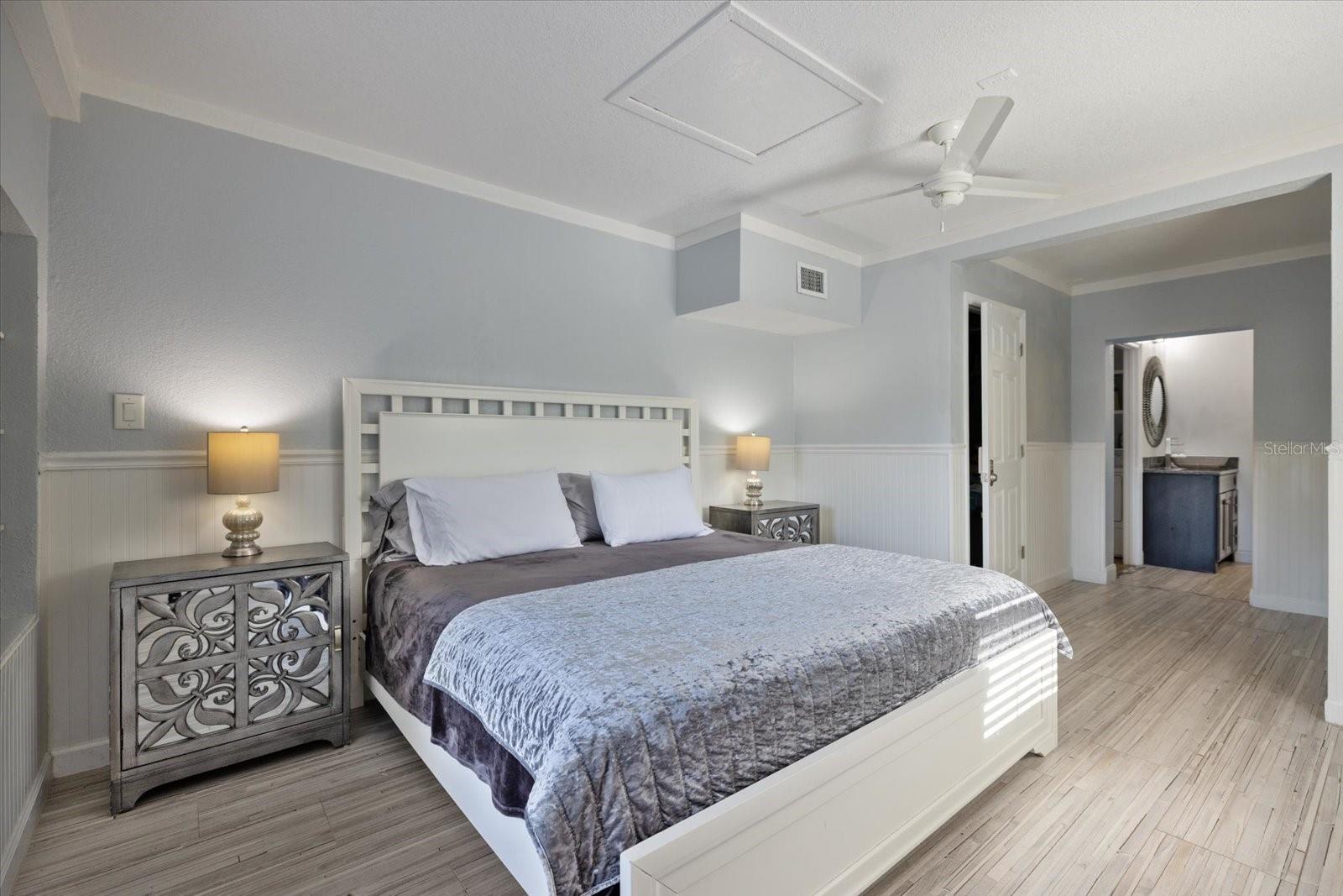 BEACH MANOR - Residential