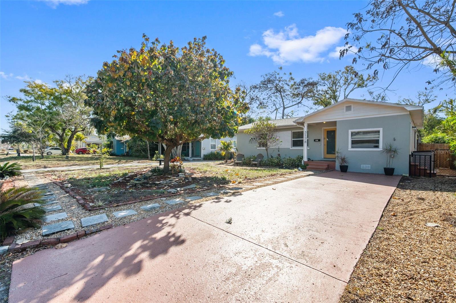 FLORAL VILLA ESTATES - Residential