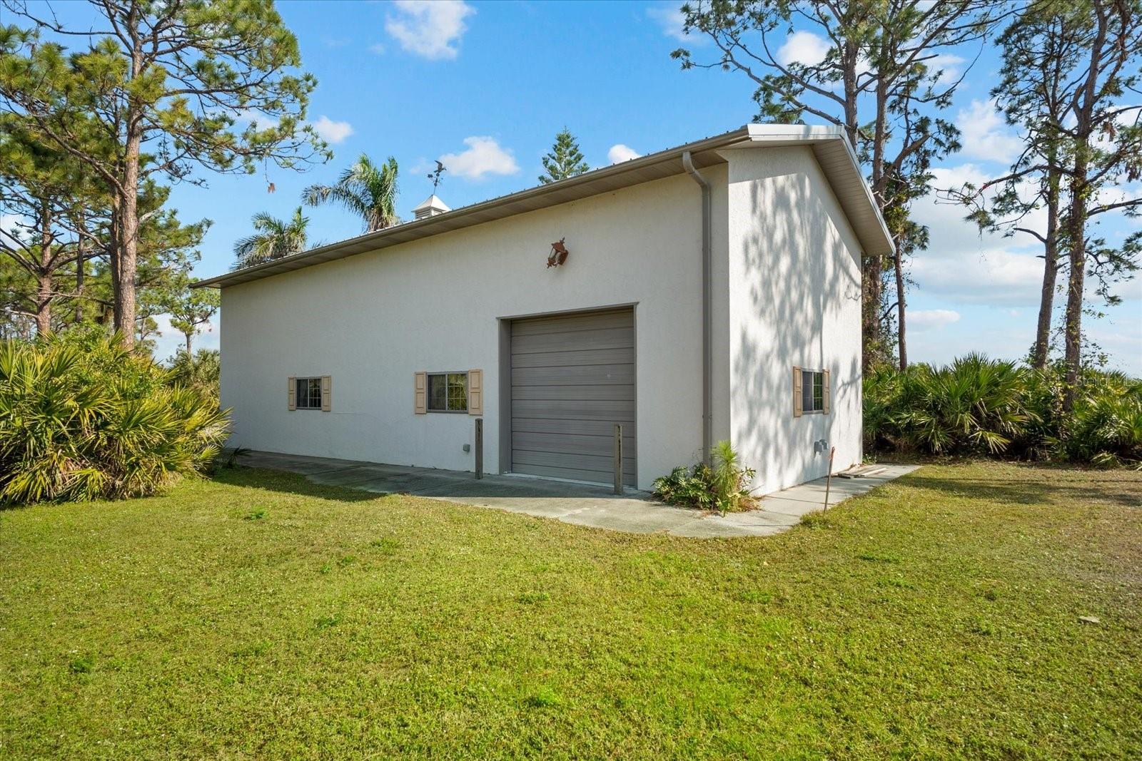 MYAKKA COUNTRY - Residential