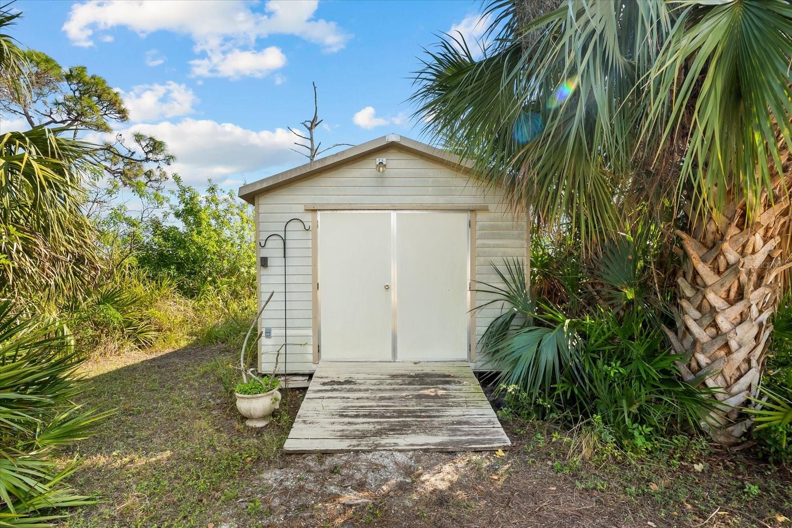 MYAKKA COUNTRY - Residential