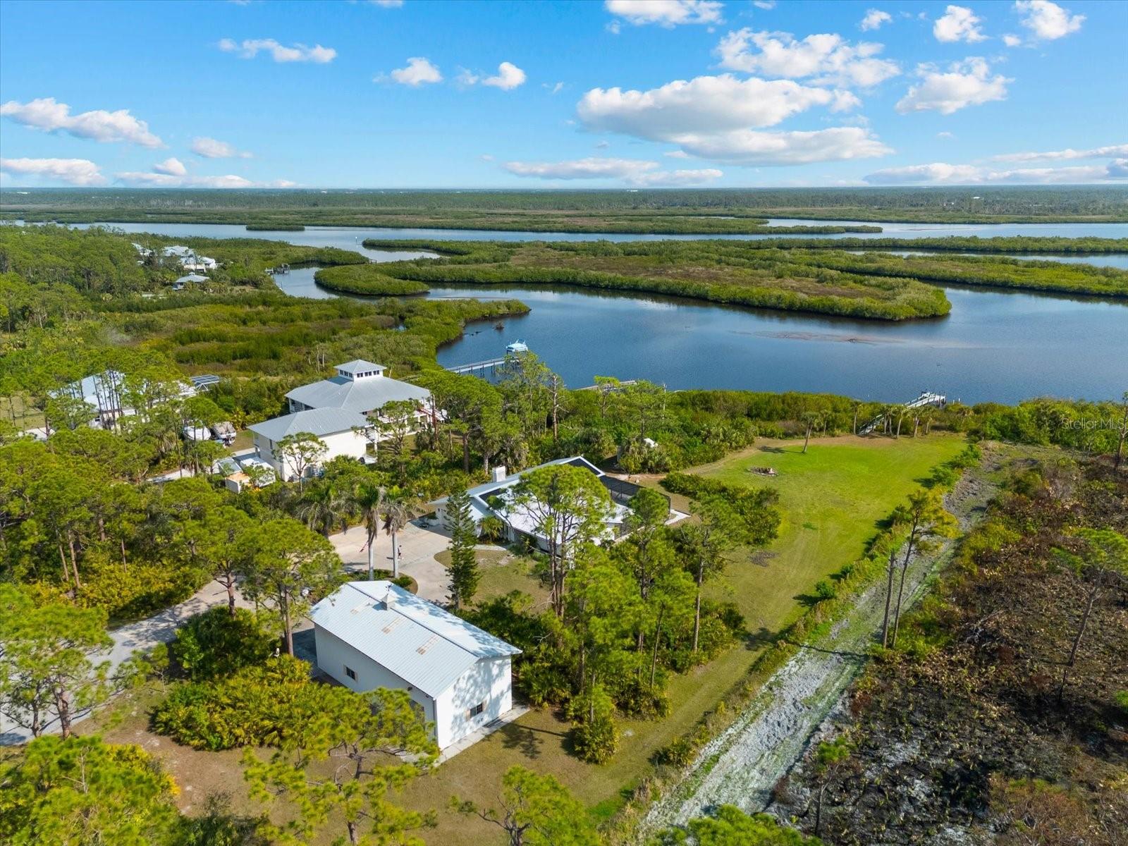 MYAKKA COUNTRY - Residential