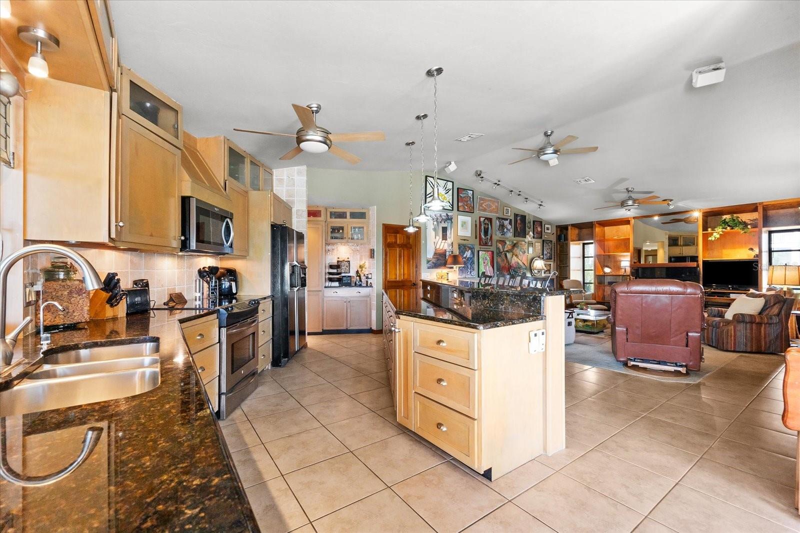 MYAKKA COUNTRY - Residential