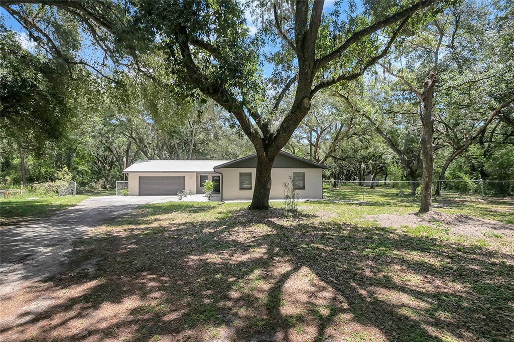 Photo of 1609 Itchepackesassa Drive, Lakeland, FL 33810 (MLS # TB8532384)