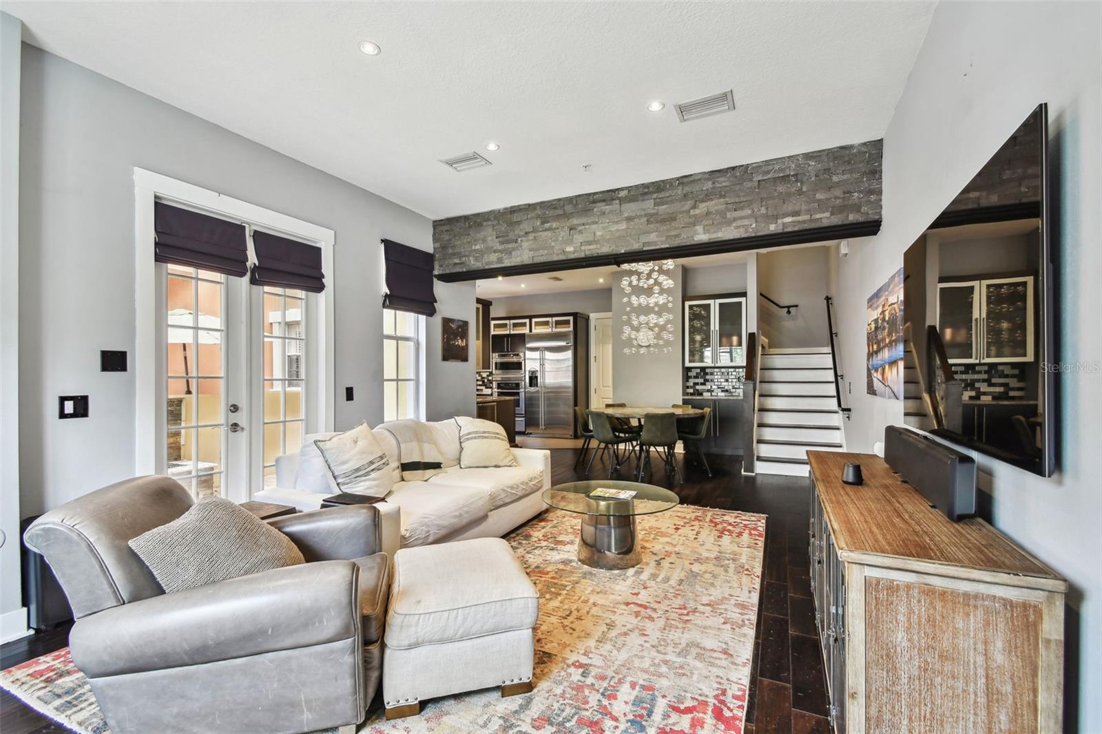 2305 VICTORIA GARDENS LANE