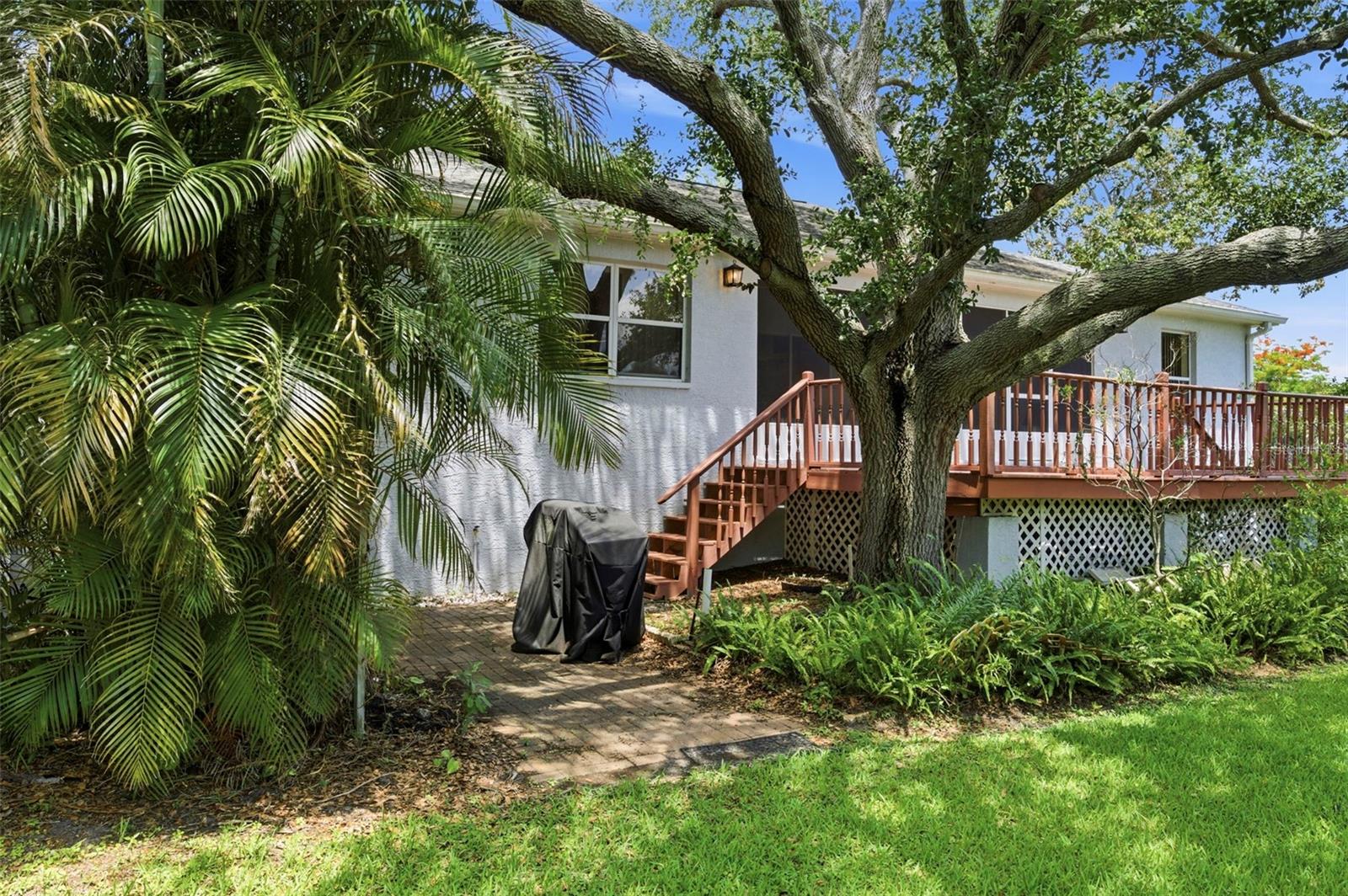 30 GLADES AVENUE