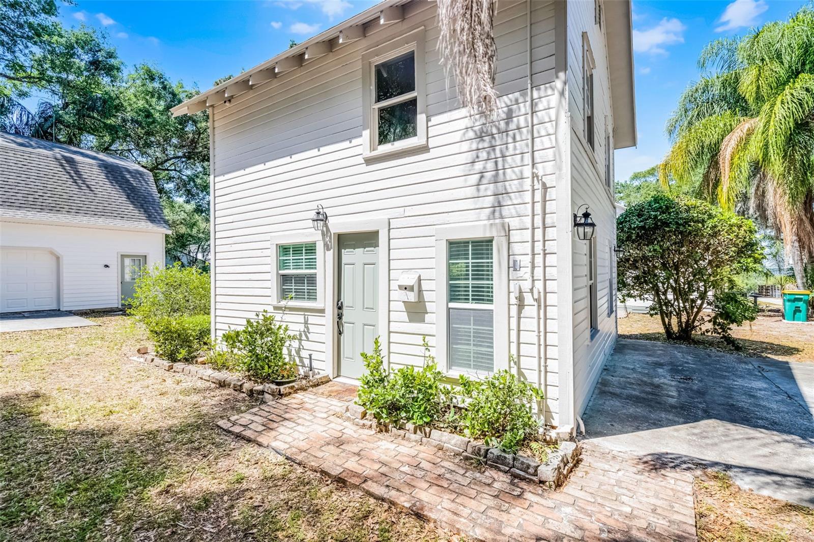 Discover the charm of this home in Downtown Mount Dora. Set on a sprawling 1.1 acre lot. Situated just a short stroll from Downtown Mount Dora's shops, restaurants, and lakefront parks.