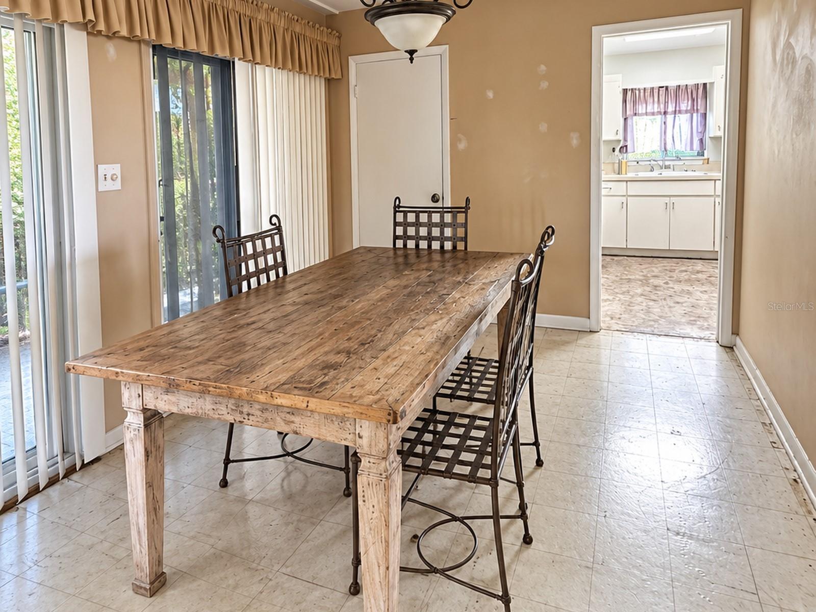 540 SHARON CIRCLE, PORT CHARLOTTE, FL, 33952 4 540 SHARON CIRCLE