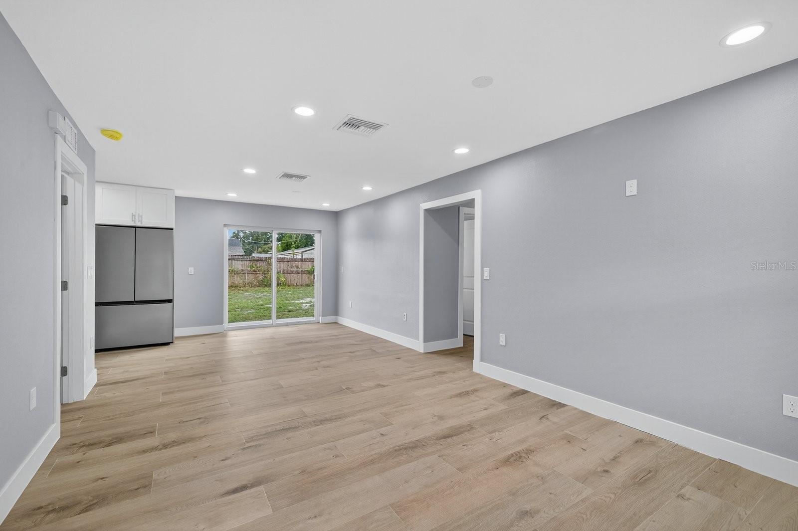 4009 W WALLACE AVENUE