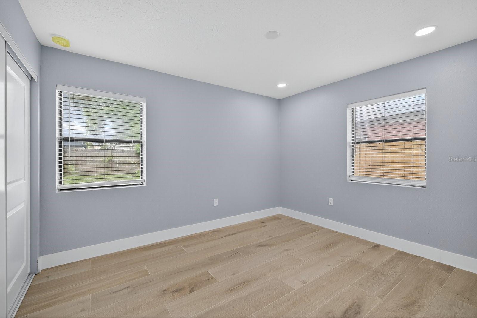 4009 W WALLACE AVENUE