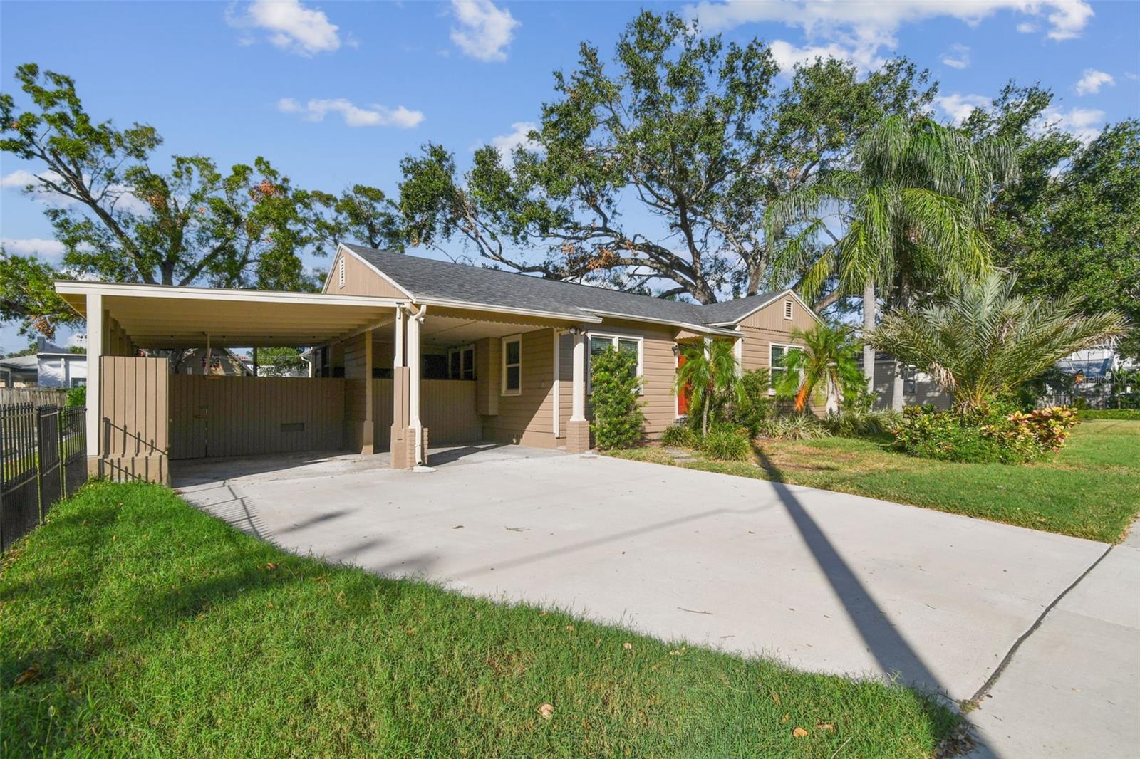 3715 W SANTIAGO STREET