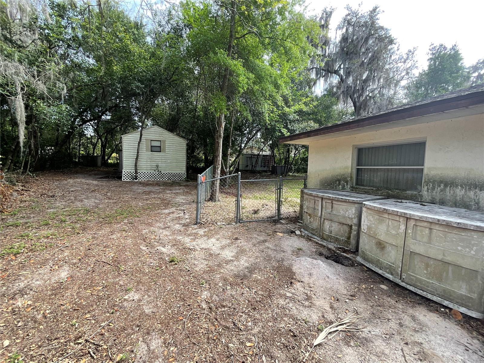 LOCHSHIRE PARK - Residential