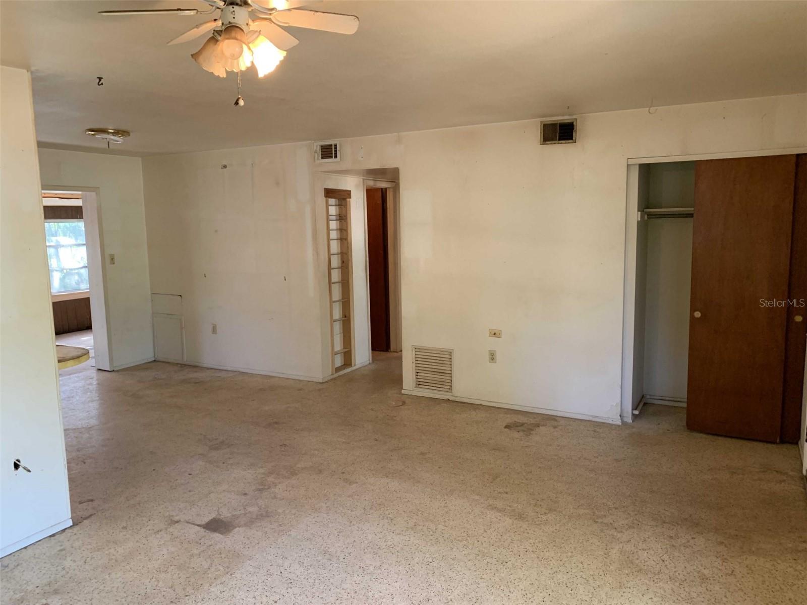 EASTWOOD OAKS - Residential