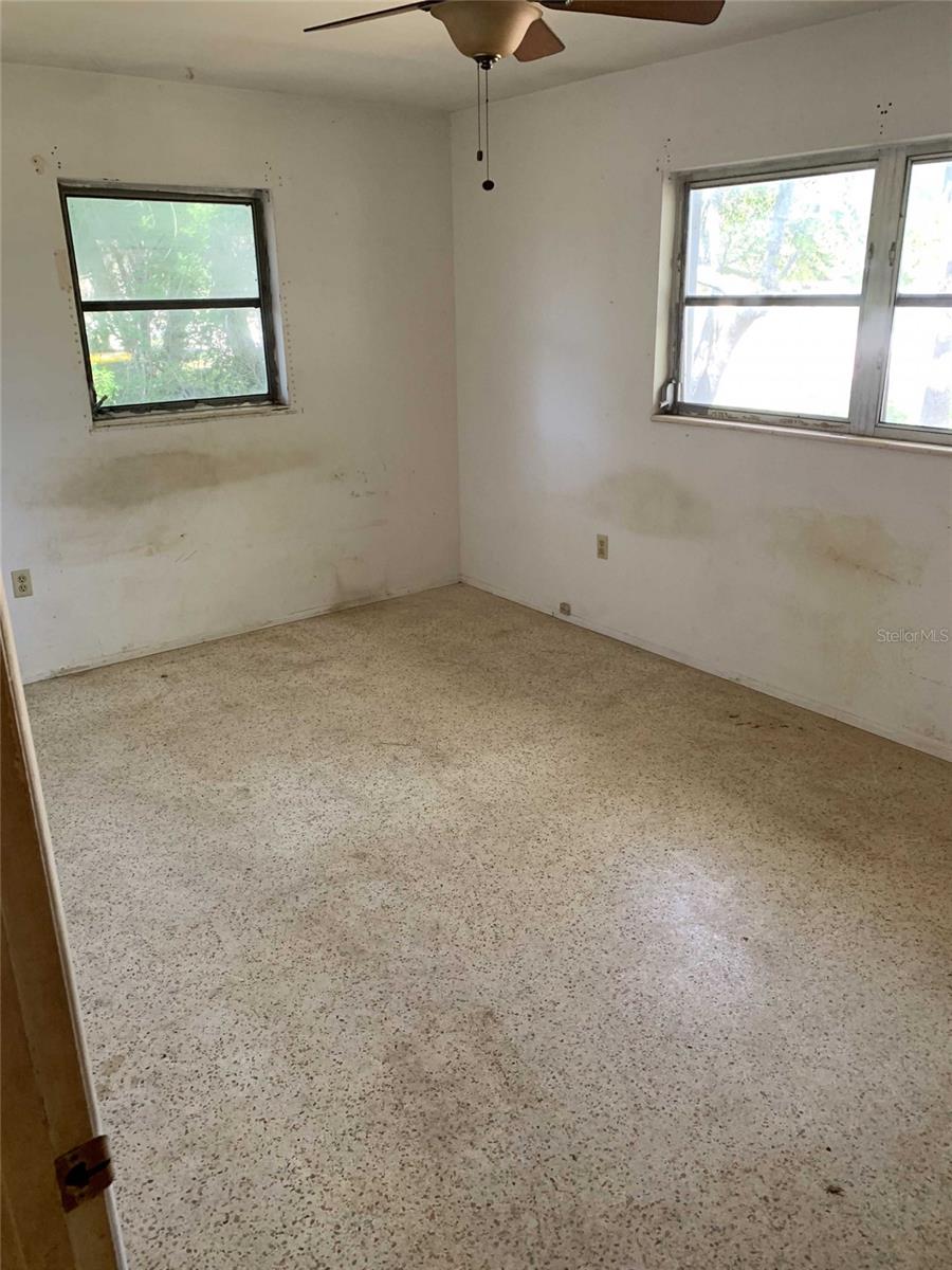 EASTWOOD OAKS - Residential