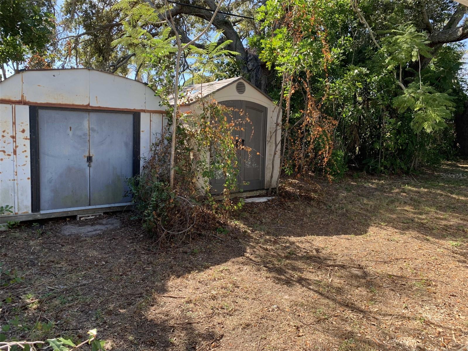 EASTWOOD OAKS - Residential