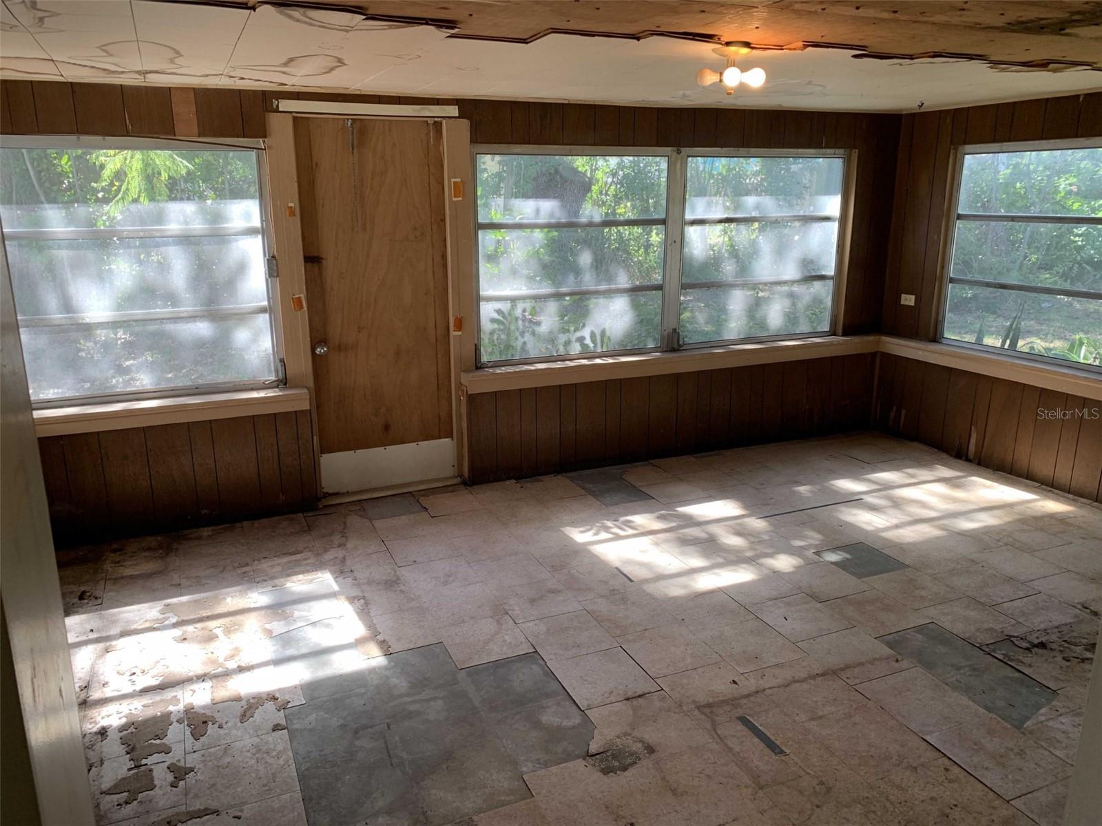 EASTWOOD OAKS - Residential