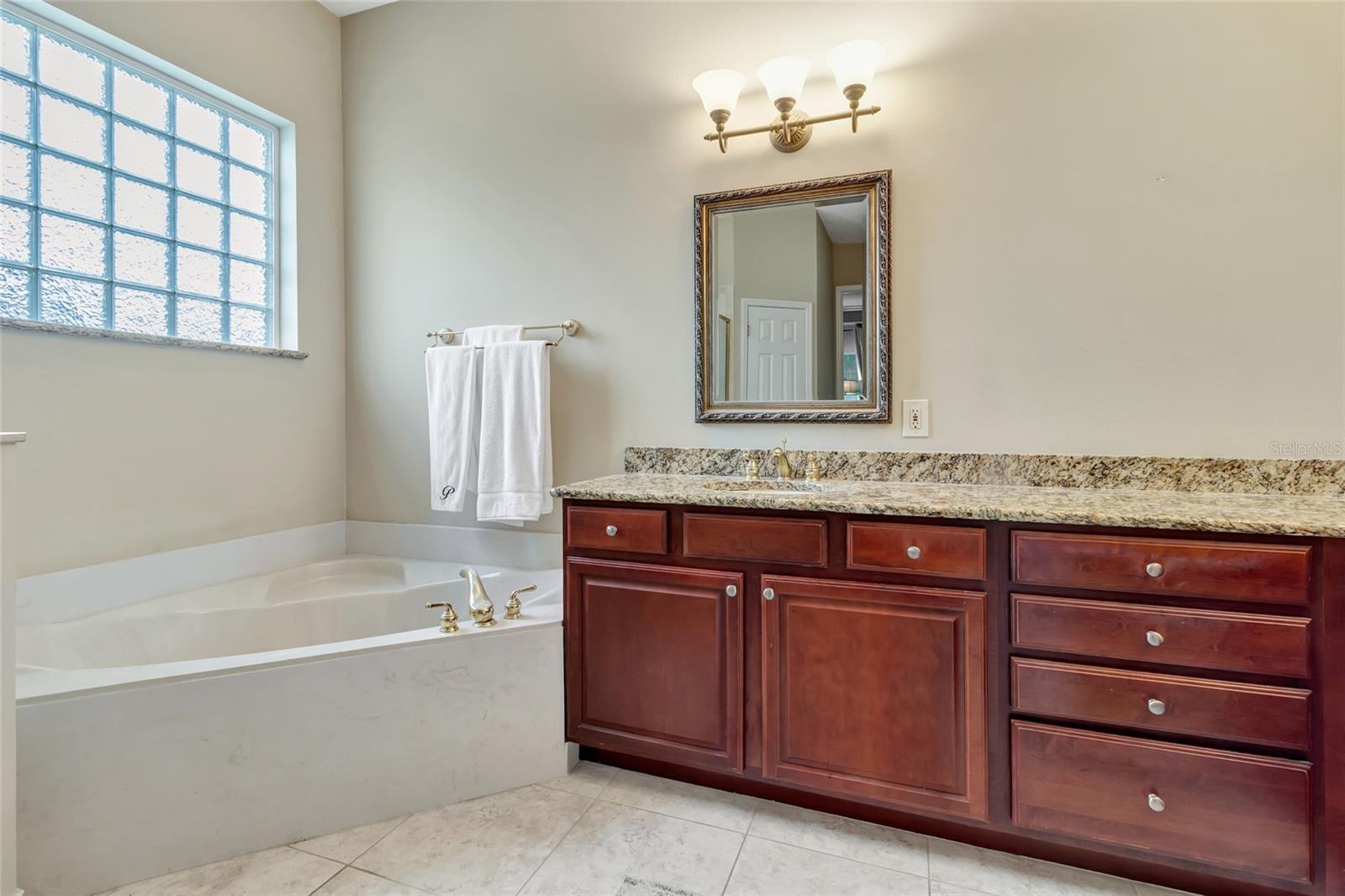 MARTINS LANDING - Residential