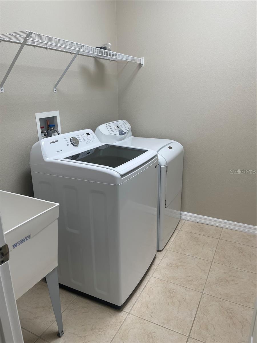 SIGNATURE LKS-PCL 01D PH 02 - Residential Lease