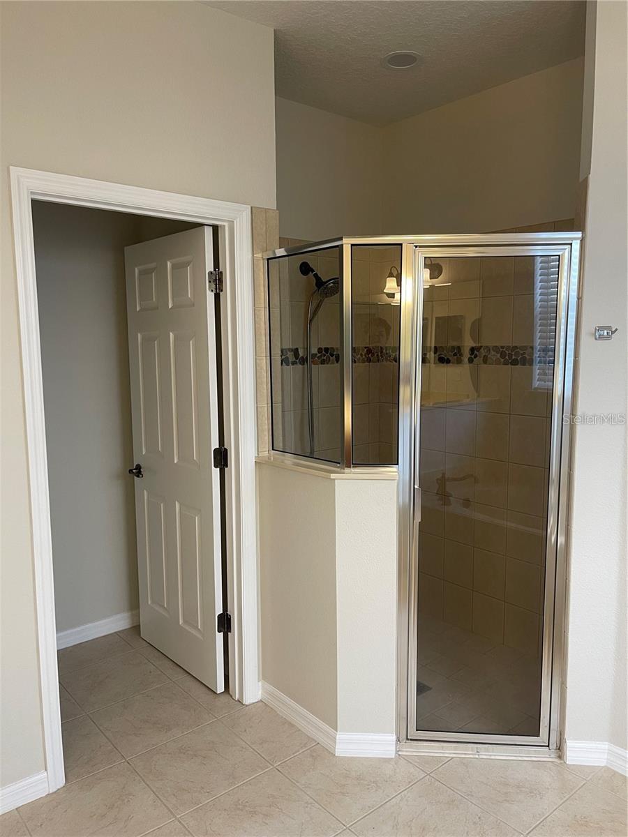 SIGNATURE LKS-PCL 01D PH 02 - Residential Lease