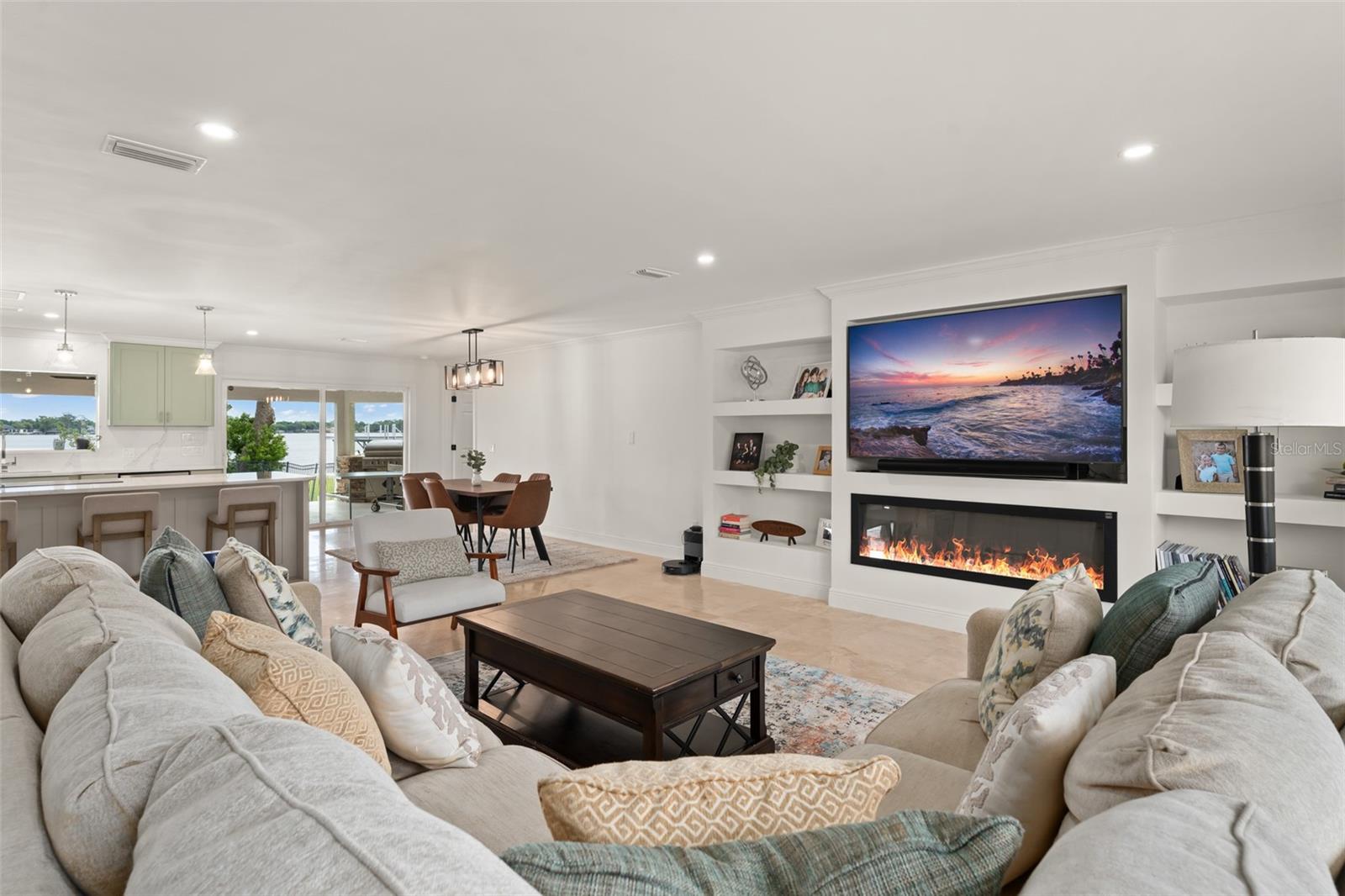 1322 PALM DRIVE