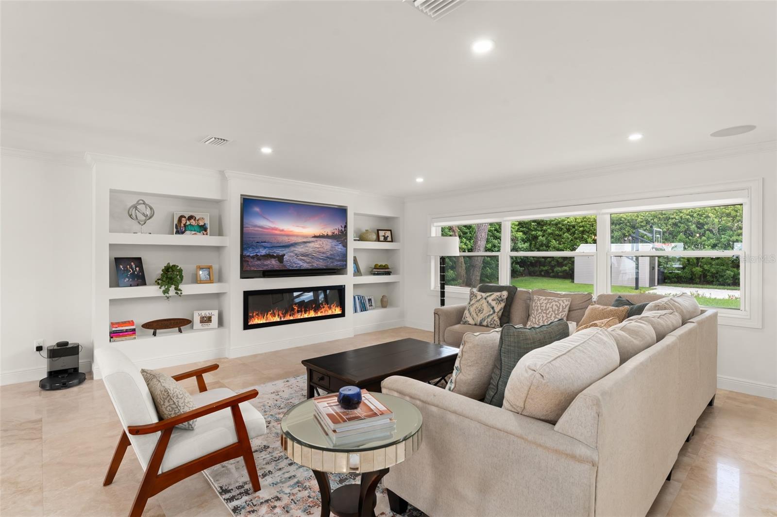 1322 PALM DRIVE