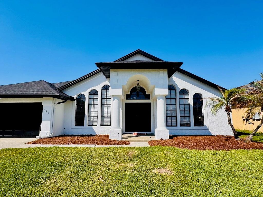 Photo of 709 Hallowell Circle, Orlando, FL 32828 (MLS # O6393923)