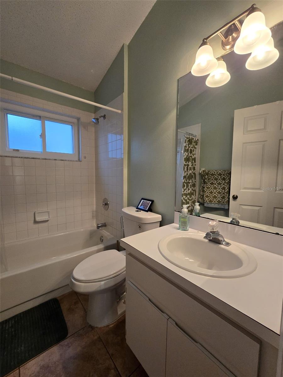 BLOOMINGDALE SEC R UNIT 3 - Residential Lease