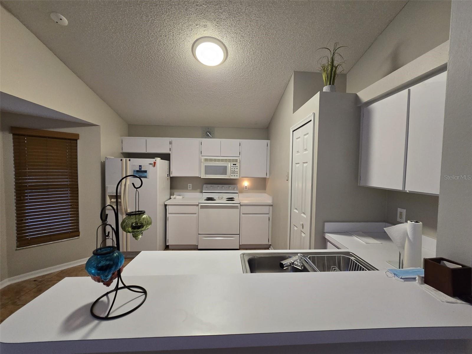 BLOOMINGDALE SEC R UNIT 3 - Residential Lease