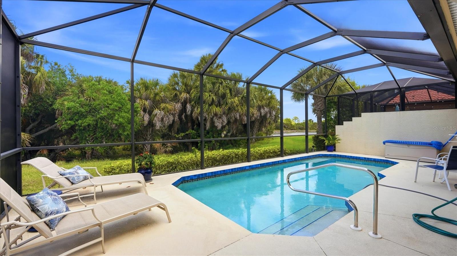 RIVERWOOD - Residential