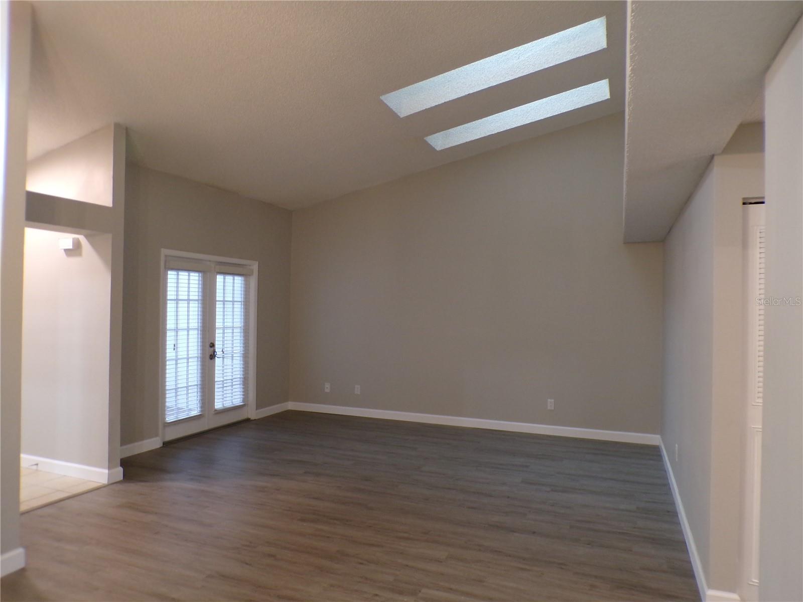 BELLE OAK VILLAS - Residential