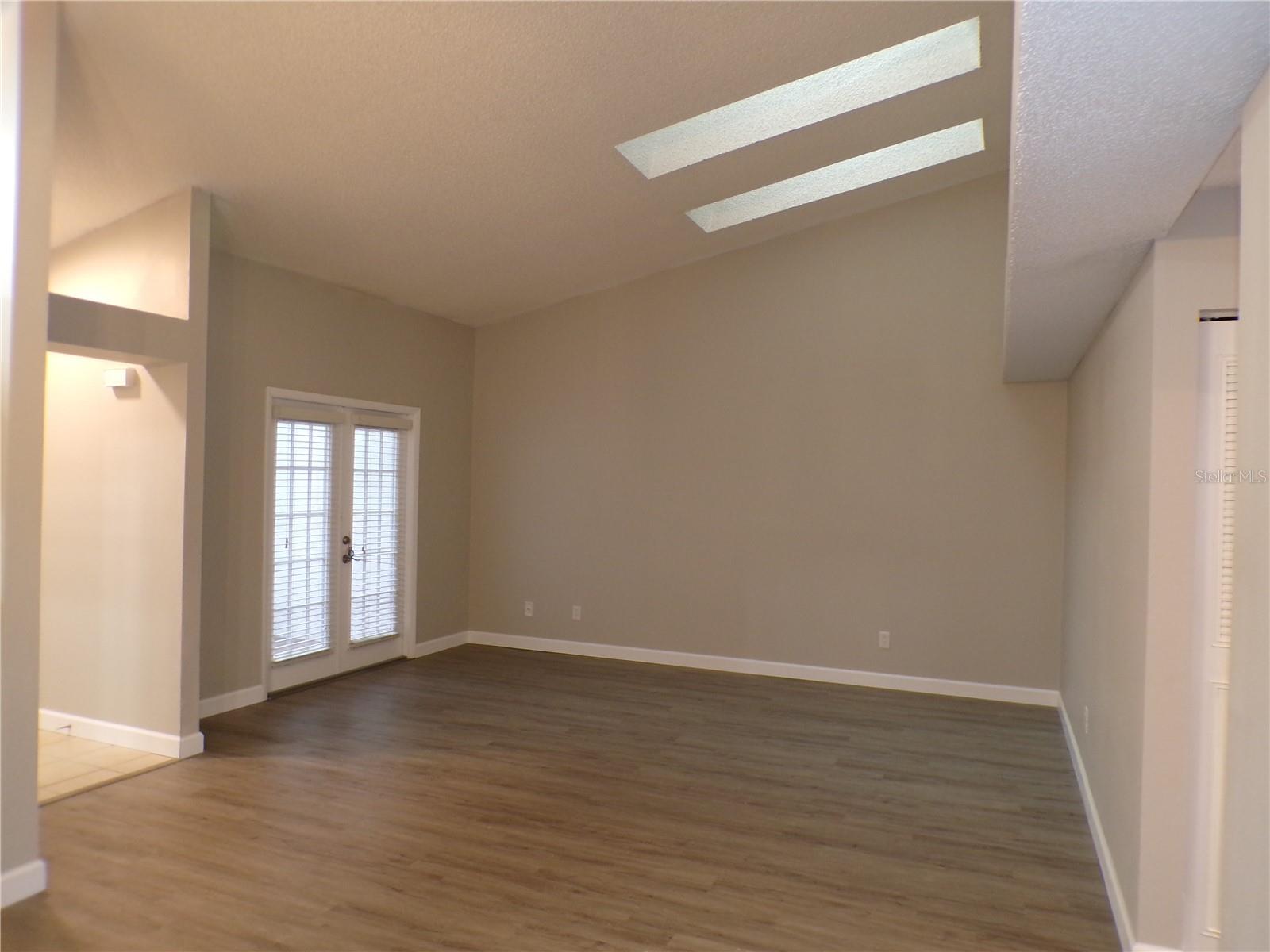 BELLE OAK VILLAS - Residential