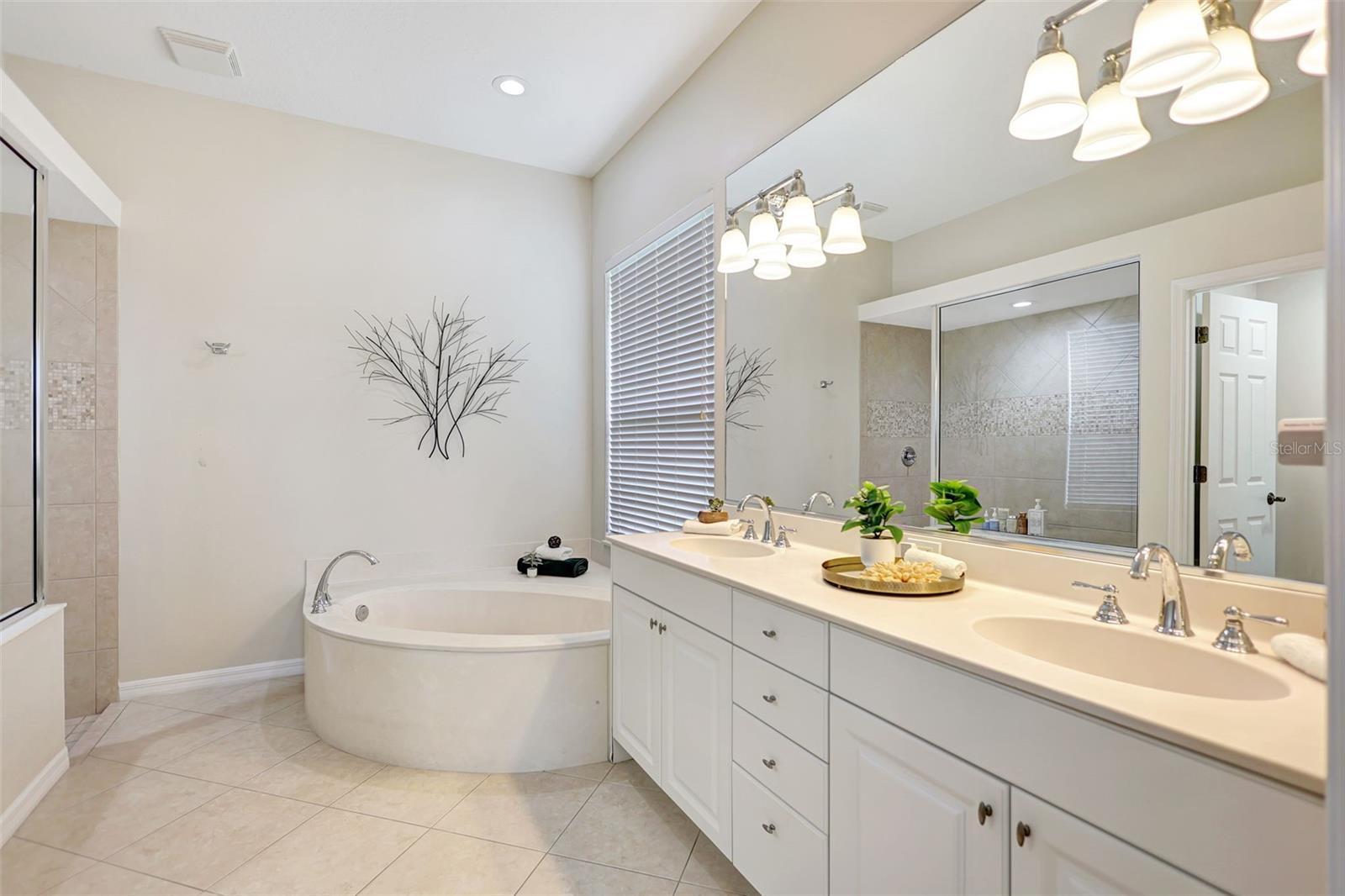 LAKEWOOD RANCH COUNTRY CLUB VILLAGE HH - Residential
