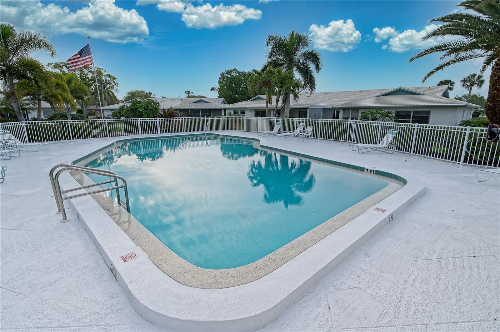 VILLAGE GREEN OF BRADENTON SEC 8 - Residential