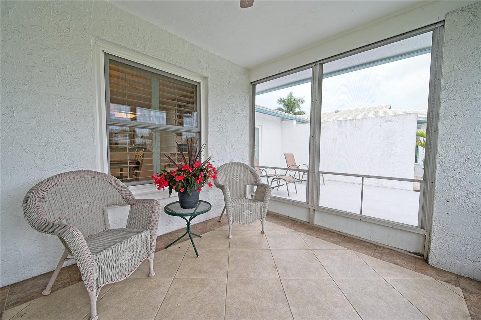 VILLAGE GREEN OF BRADENTON SEC 8 - Residential