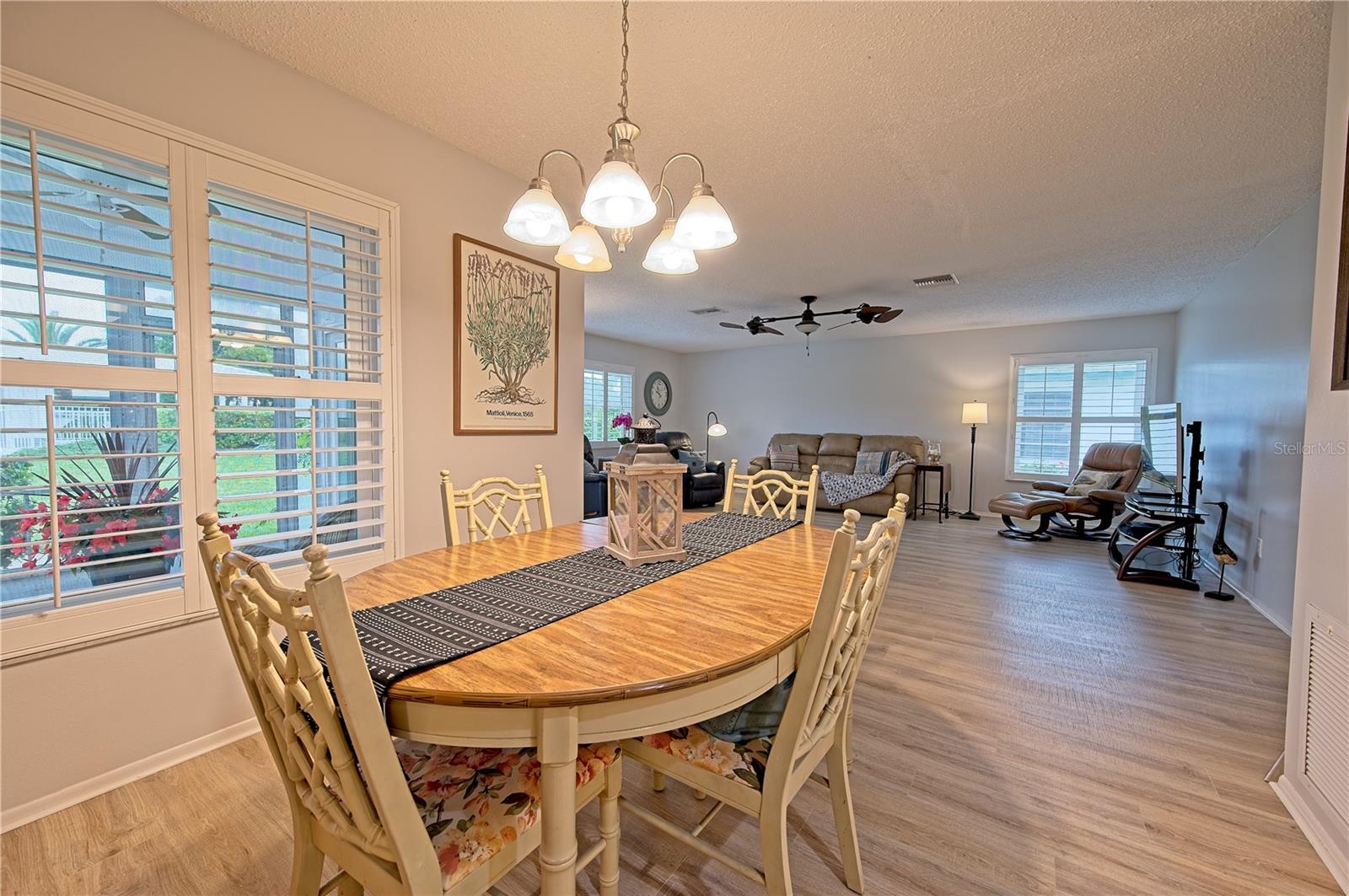 VILLAGE GREEN OF BRADENTON SEC 8 - Residential