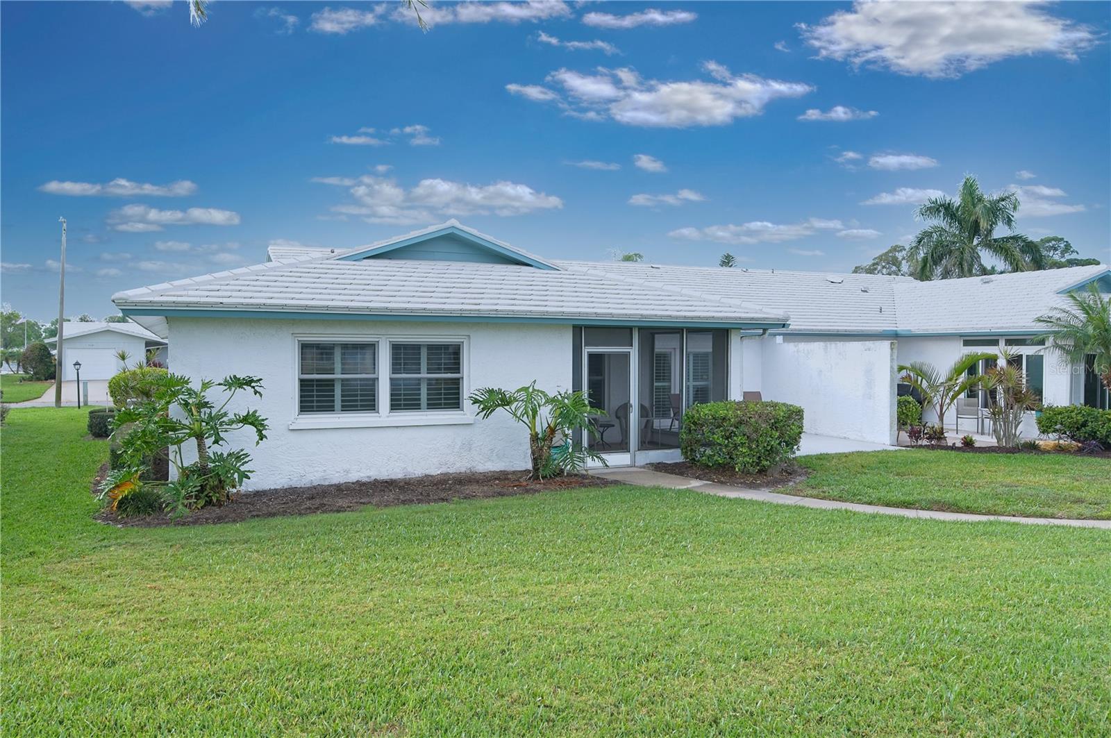 VILLAGE GREEN OF BRADENTON SEC 8 - Residential