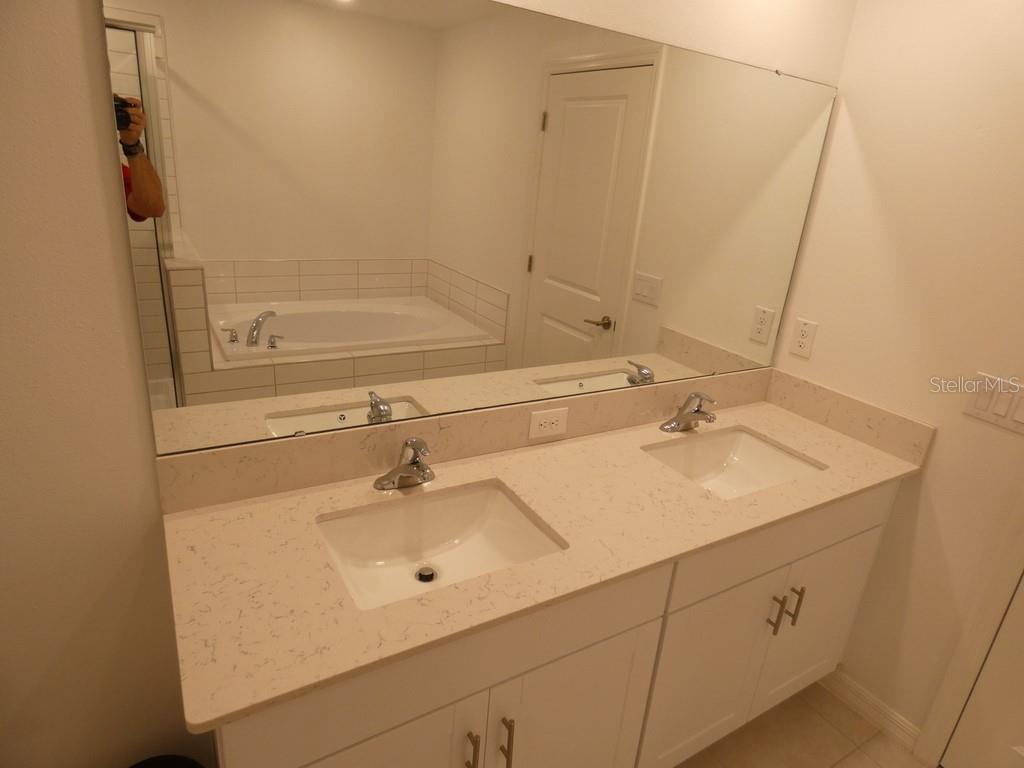 TOWNES/LK THOMAS PH 1 - Residential