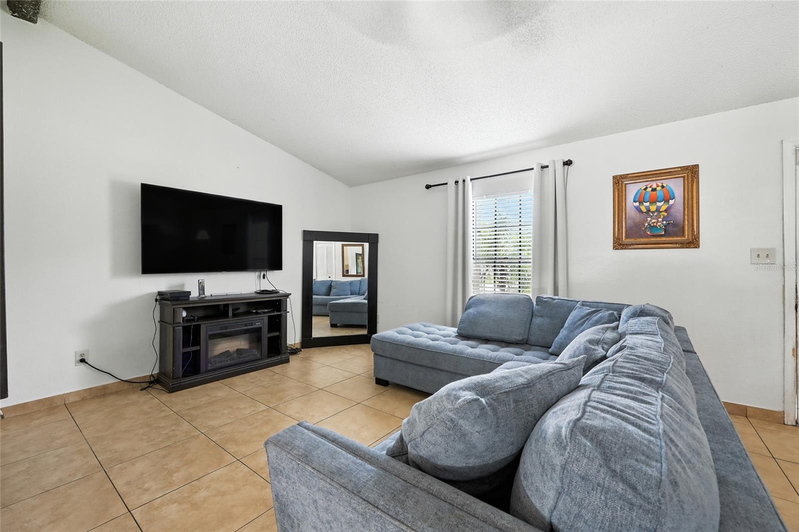 551 LAUREL COURT